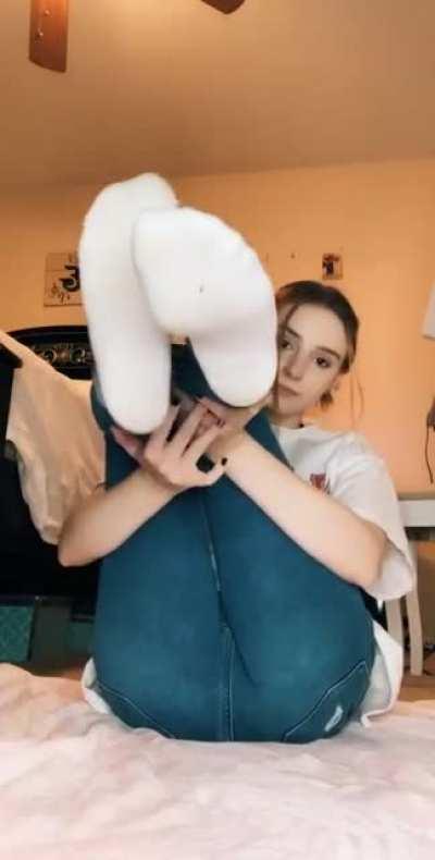 After work smelly feet😍🦶🏻