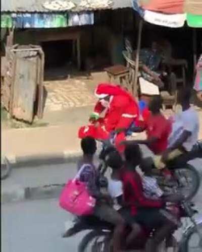 Spiderman vs Santa Claus