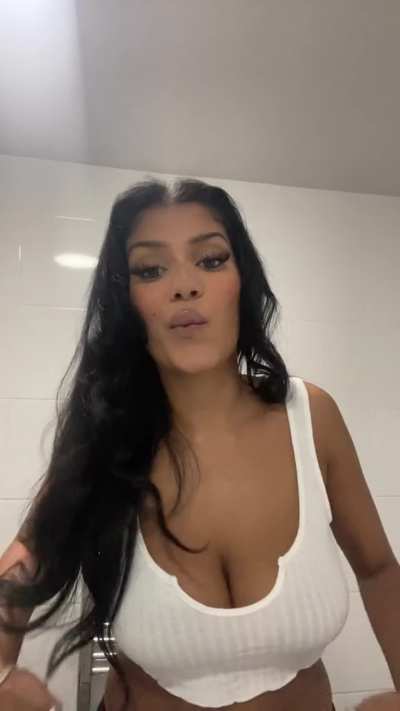 I mean if she’s offering.. 🍼