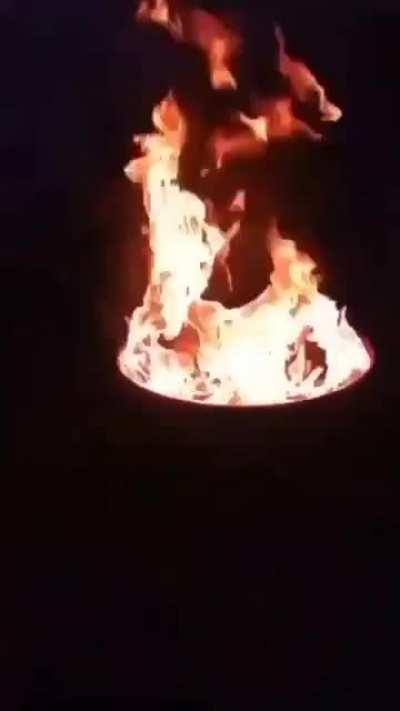 apenas homens brincando