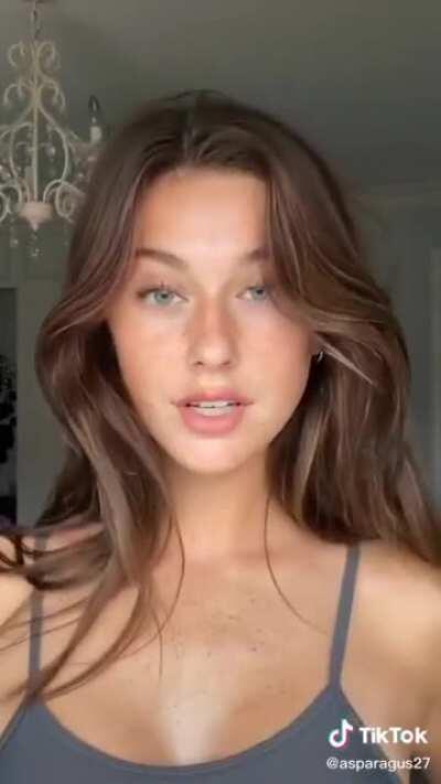 She’s unbelievably HOT 🥵