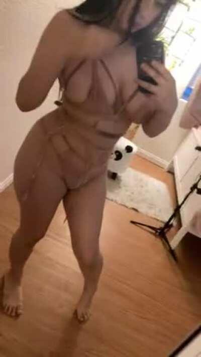 I’m short enough to pick up and have your way with.