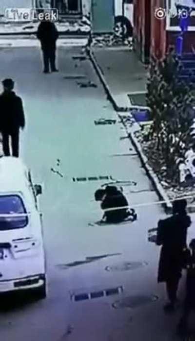 Child blew up after throwing a firecracker into the hatch