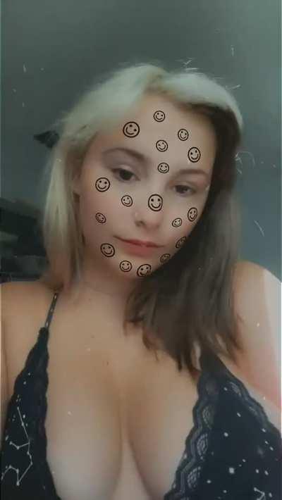 I’m so horny but no one wants to play 😫