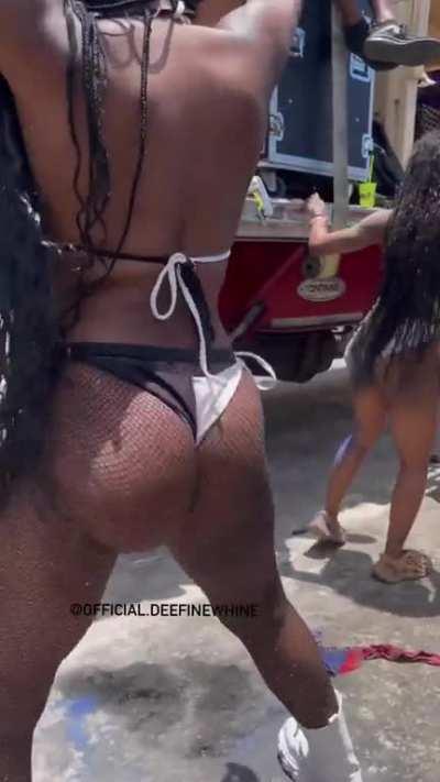 Orlando @official.deefinewhine