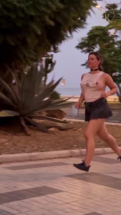 Running while in a SideBoob top.(Slow-motion)