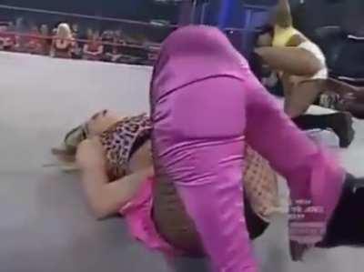 Velvet Sky takes herself out as Gail dives out the way