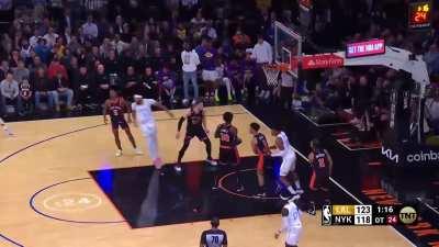 [Highlight] Westbrook with the clutch jumper in OT!