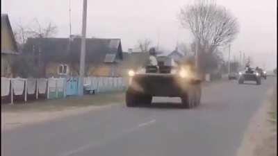 Video from Belarus 🇧🇾 supposedly they are headed to the Ukrainian border.