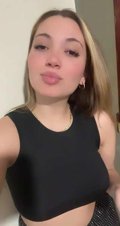 Virgin F19. I need someone to show me what sex feels like