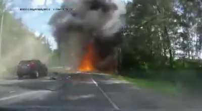 Russia, Nissan Driver Dieds While Explosion
