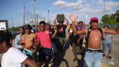 Yoasobi is back with another banger OP! Just a few more days to The Witch from Mercury and this tunes got all of our heads on a bobble head!