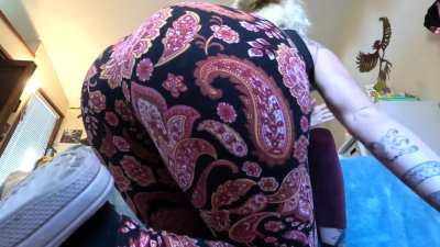 (F) your giantess goddesses, Classy & Gassy, fart on you to season you up so that they can swallow you whole in this giantess farting vore fantasy!!!!