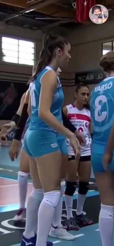 Now that's a proper butt slap