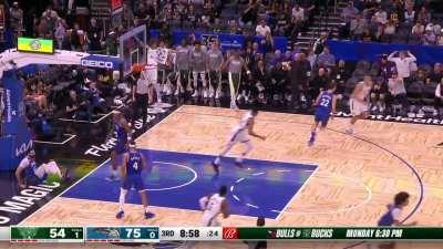 [Highlight] Giannis throws down the monster poster on Bitadze!