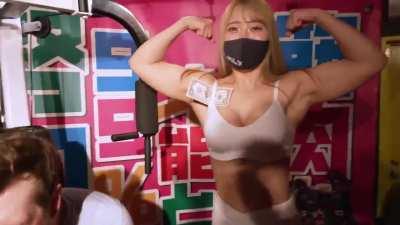 The Muscle Girl Bar experience in a nutshell