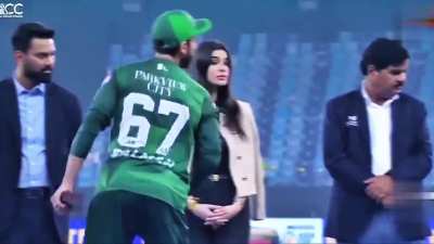 Pakistani Cricketer Salman Ali Agha throws $75000 cheque, post Asia Cup 2025.