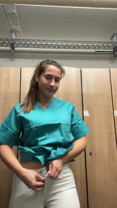 it look so small in jeans