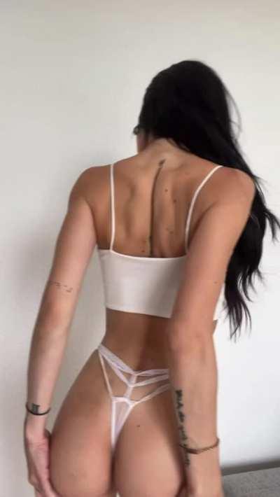 If my body made you stop scrolling, I’ll let you slide right in