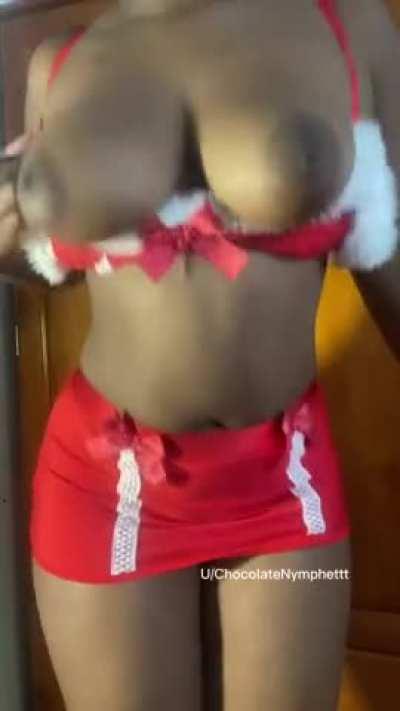 Oh nothing just your Christmas present unwrapping itself 🎄❤️🙊