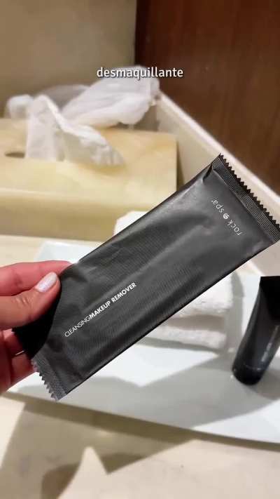 Una prostituta deliciosa provocando que la cojan definitivamente es una puta que le encanta la verga la pide a gritos