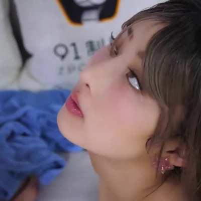 Li Nana catches a load on her tongue