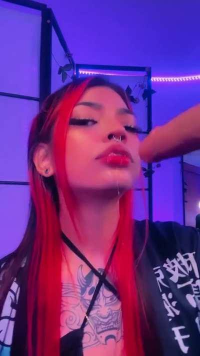 Tell me im pretty while u suffocate myself and pump me your cum