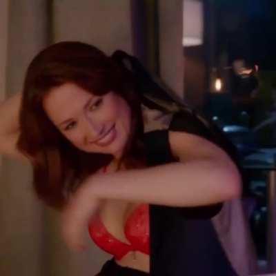 Ellie Kemper secretly has amazing tits