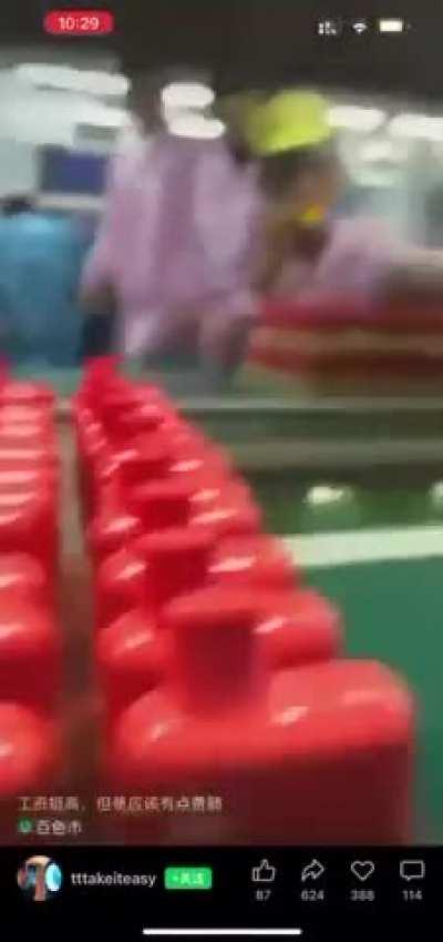 Testing the vapes before shipping