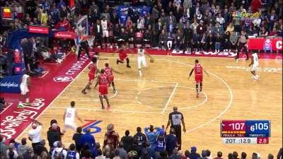 [Highlight] Derrick Jones Jr block's Harden's game-tying shot and the 76ers are forced to foul!