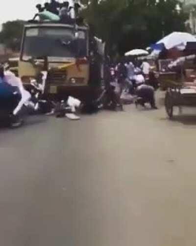 Overcrowded bus, mopeds and India - The Holy Trinity