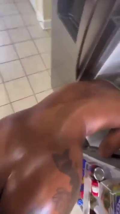 Fineassari fridge fuck👨🏿‍🍳
