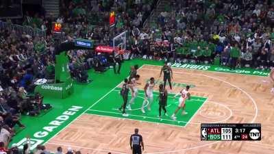 [Highlight] Trae Young back to back threes to tie game 5 late!