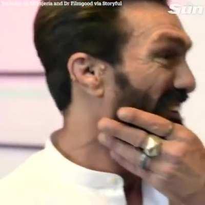 Привели бездомного в порядок