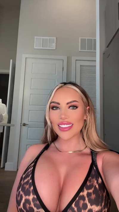 the bimbo uniform should be animal print