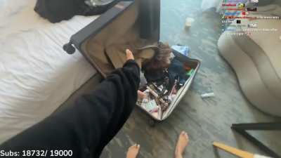 Cinna getting ready for streamer awards- December 2025