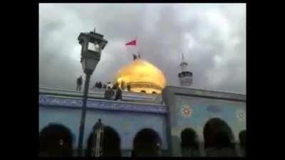 Labayke Ya Zeinab. لبيكي يا زينب. This was during the time when Hezbollah was defending the shrine of Sayeda Zeinab (as).