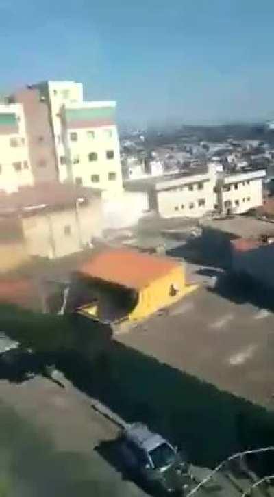 Insane takeoff from Carlos Prates, Brazil. An overweight EMB-721 Sertanejo and can barely climb after takeoff, presumably with 6 pax, full fuel, high DA and a new copilot as PF