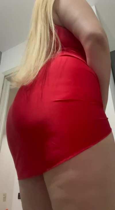 big dresses hide big surprises