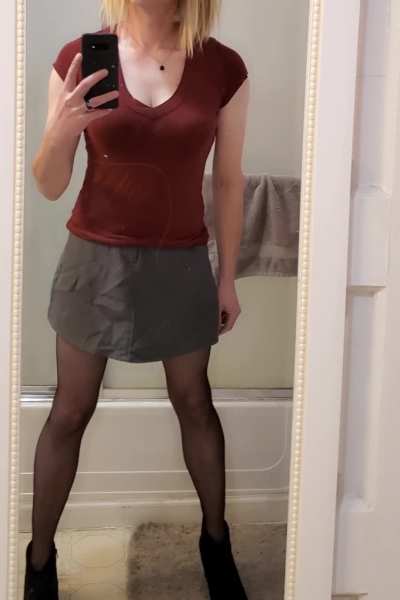 Cum into the bathroom for a sec?