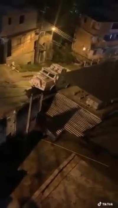 Drug dealers in Brazil used vegetable oil to stop police vehicle.