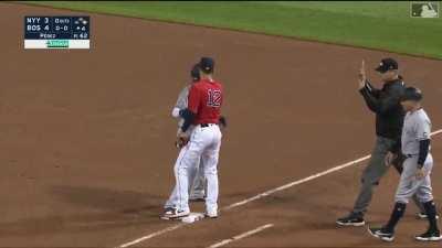 [Highlight] Hunter Renfroe with an absolute cannon to gun down Gio Urshela at home