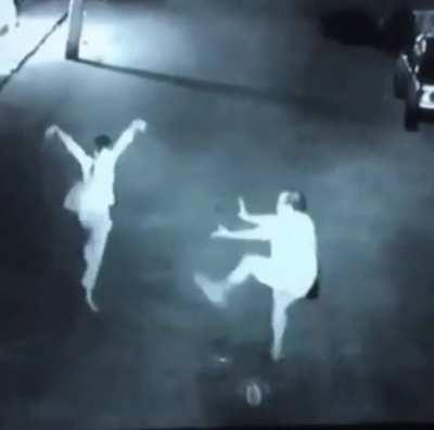 HuSbAnD wAiTs TiL nO OnE iS aRoUnD To ViOlEnTlY dEsTrOy hIs WiFe