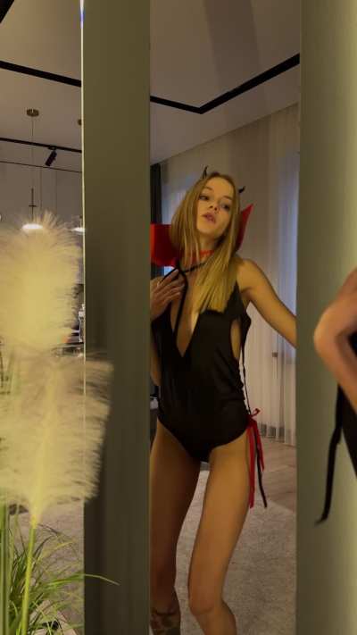 ✨ The most mysterious and mystical night of the year is approaching... when all the demons come out! 😈 I'm ready for debauchery, and let's do it together! 🕷️Follow the link in the comments  👇 and get your holiday gift absolutely free... 🎁I'm open to chat,