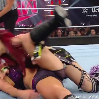 Lyra Valkyria vs. Iyo Sky