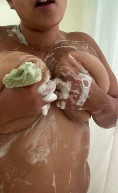 Wanna know a secret? Last night I fucked a hot guy (not my husband) and he left his load(s) on my tits, ass, and in my mouth 💦. I had such a good time I’m almost sad to be washing off the souvenirs 🥵