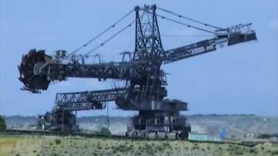 How the giant bucket wheel excavators (largest 'vehicles' on the planet, used for mining) are demolished