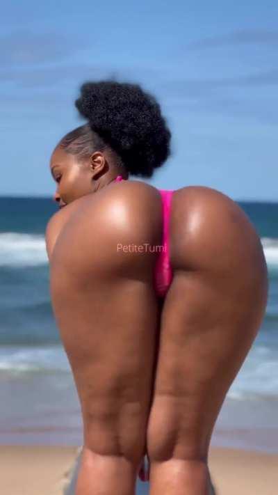 Mzansi beach @petitetumi