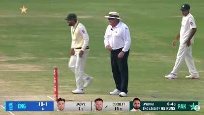 I honor of Marais Erasmus retiring after AUS vs NZ series, Lets revisit his viral meme from 2022 with Babar