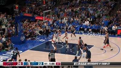 [Highlight] Luka spins off the screen and hooks THJ up for the triple